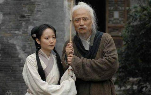 女子|红楼梦这两个女子会算命,1个当过丫鬟,另1人是隐藏的高手