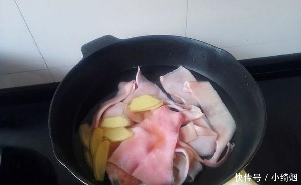 下酒|最美味的下酒菜,买肉时猪皮可别扔,卤一卤下饭又下酒