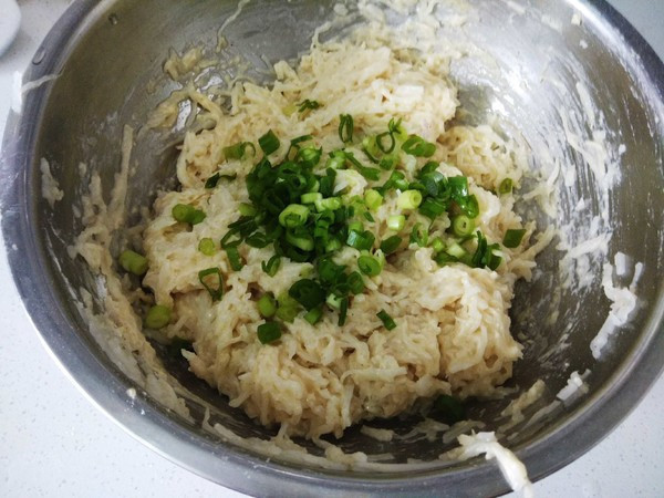  天一冷，我家就隔三差五做1回它，外酥里嫩，鲜香可口，随吃随拿