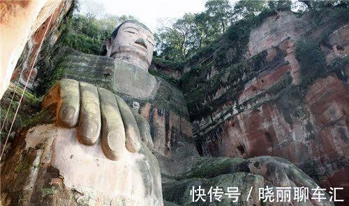 钵钵鸡|乐山大佛：壮观又和蔼，在四川静静伫立