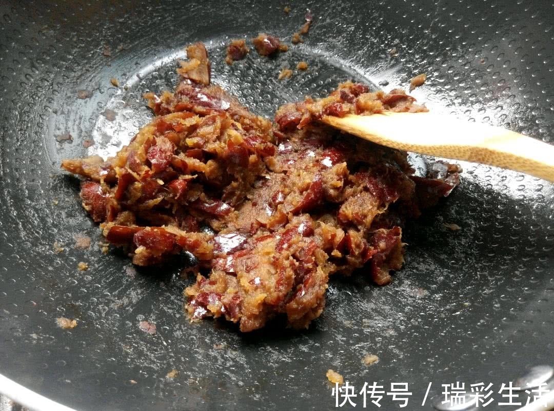 鸡蛋黄|美味好吃的红糖枣糕,制作简单,营养健康