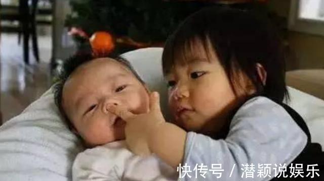 妹妹|哥哥喜欢亲近妹妹,妹妹却莫名哭闹,妈妈掀开妹妹衣服失声痛哭