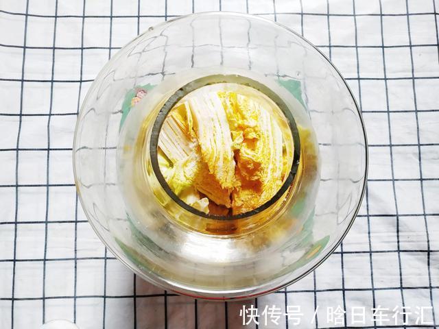 腌制|不管腌什么酸菜,牢记3个窍门,酸菜不烂不发霉,越放越好吃