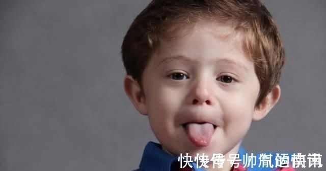 幼儿园|去幼儿园接孩子时,家长最好不要做这些事,对孩子影响不好