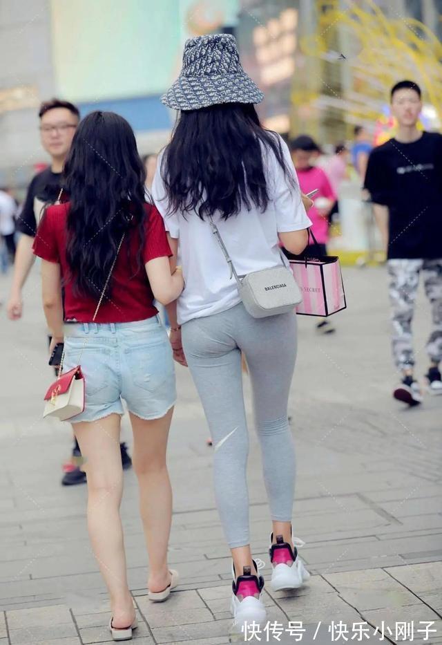 蕾丝 瑜伽裤是懒人出门快速穿搭服饰,轻松演绎各种风格,简约靓丽