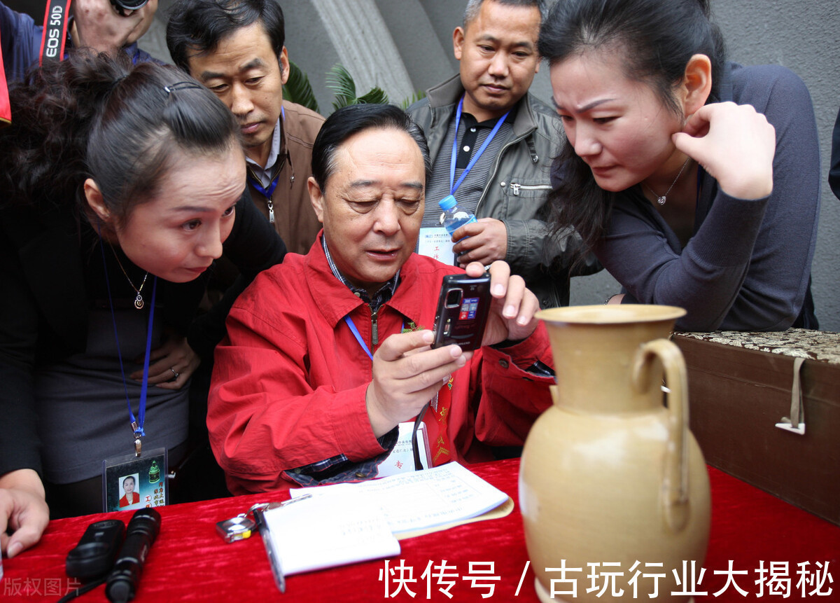 杨实!古玩界真正厉害的人,恰恰装傻,显得很笨,这种人最可怕!