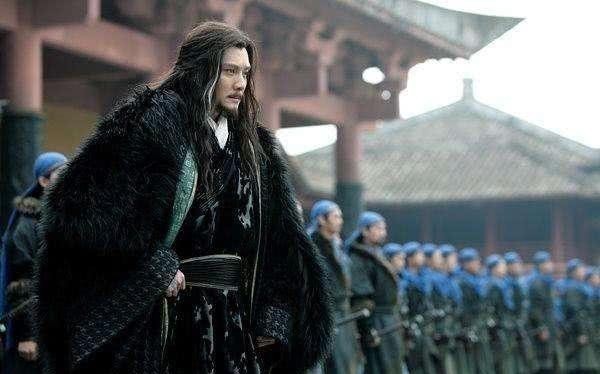 项羽|项羽灭秦后，犯了2个愚蠢的错误，鸿门宴不杀刘邦不在其中