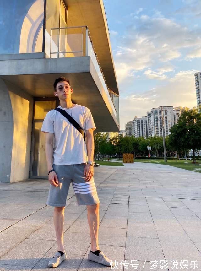 陈一鸣|为你付出你又看不见?于家翊中止录制,预告张豆豆疑似拖箱离开