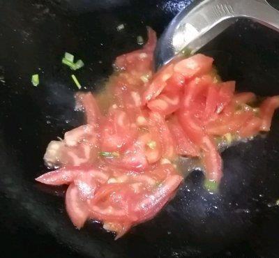 鲜香|西红柿鸡蛋疙瘩汤，营养丰富，鲜香味美