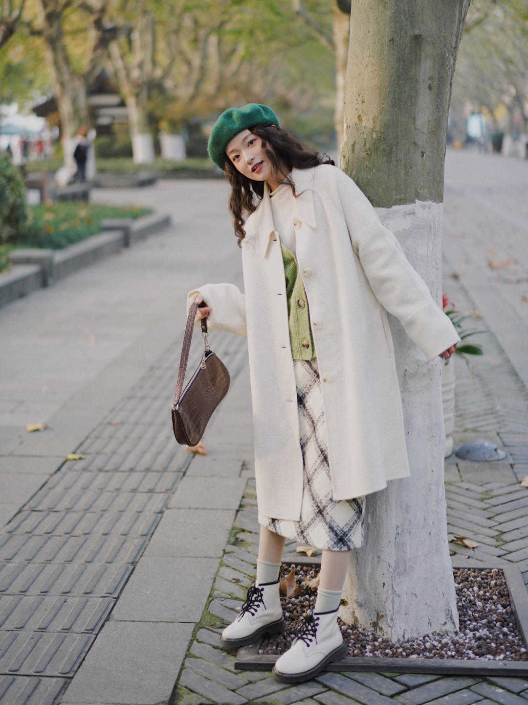 深色系|冬天一定要码住毛呢半裙!温婉优雅又能修饰身材,上身效果贼美