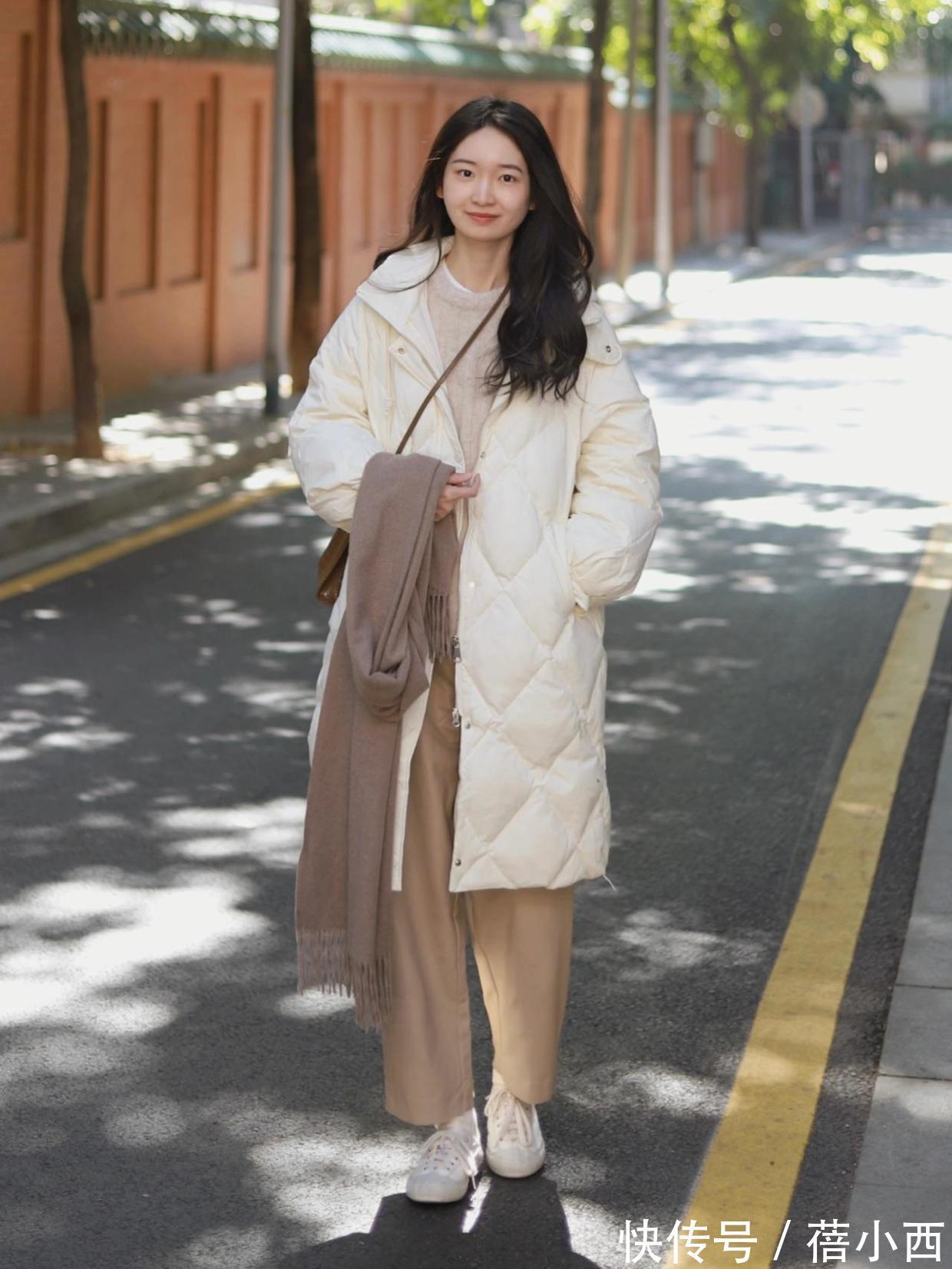阔腿裤 冬季羽绒服别乱叠穿,学时尚博主做减法,简约的穿搭更适合普通人