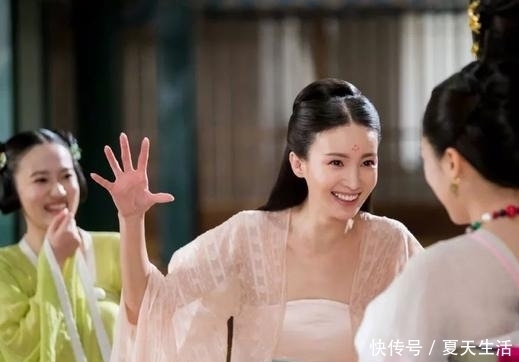 争抢|冷宫中的妃子过得如何？太监争抢伺候她们，只因这些妃子好处多多