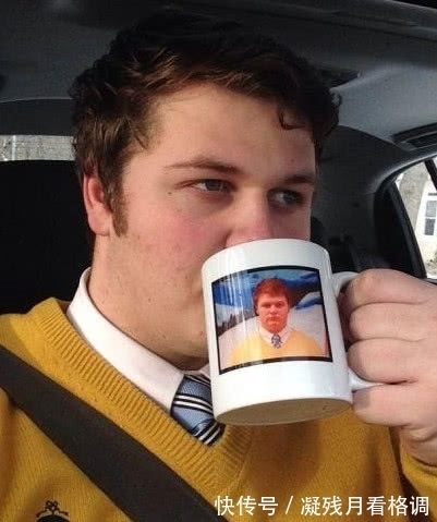 |搞笑GIF动画:小哥哥一连串的动作太帅了!女朋友也太淡定了