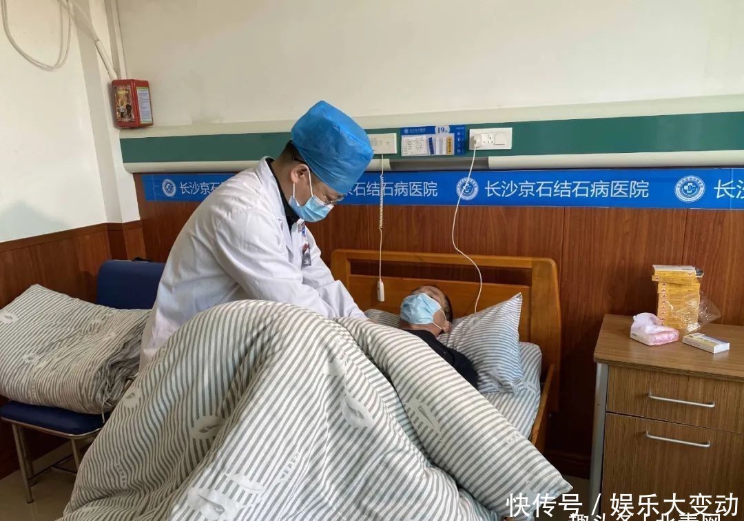 肥肉|一餐一斤肥肉吃不够,男子胆囊竟养出上千颗“巧克力豆”