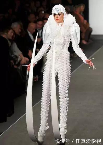 yeezy 这10款奇葩设计的高跟鞋，你见过其中哪个？