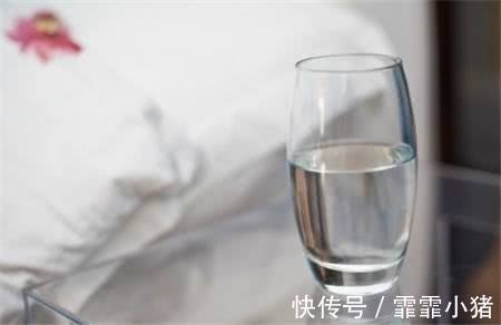 血液粘稠|血液粘稠的人,常有3个表现,多吃3物,助你清除血管垃圾防血