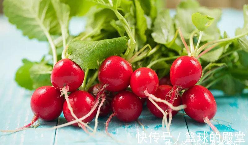 买萝卜，白皮，青皮和红皮口感差别大，牢记3点，挑到好吃的萝卜