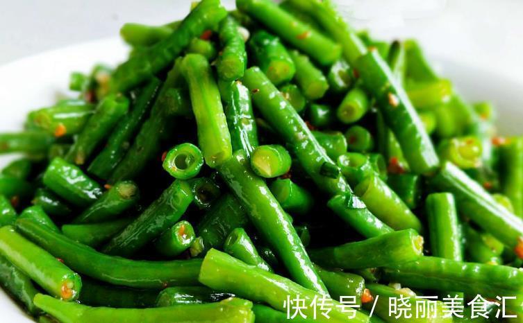凉拌豆角|做凉拌豆角，记住两个技巧，豆角更翠绿更脆嫩，比炒豆角都好吃