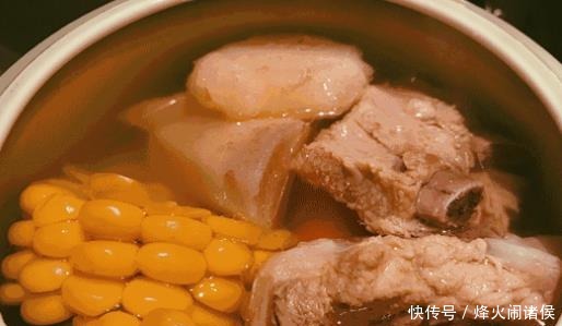 不管怎么做排骨,切记万万不可先焯水,牢记2步,鲜嫩好吃还不腥!