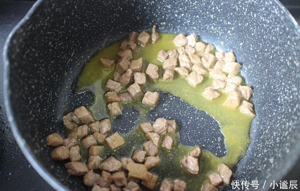 首次公开老妈秘制牛肉辣酱配方,吃了20多年,依旧没吃腻