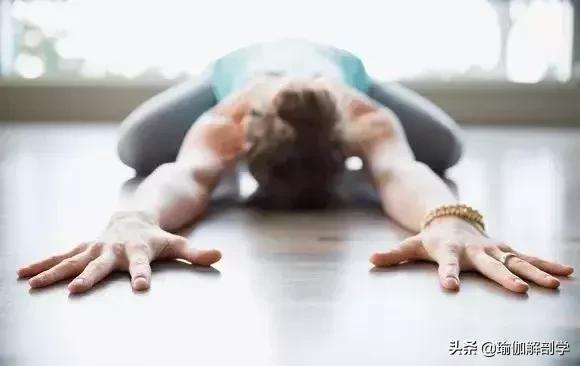 脊柱|每天晨起练这8个动作，让你一整天都元气满满