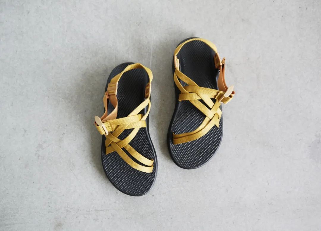 s凉鞋砍男术，男生都爱这样穿凉鞋的女生｜夏日凉鞋集合