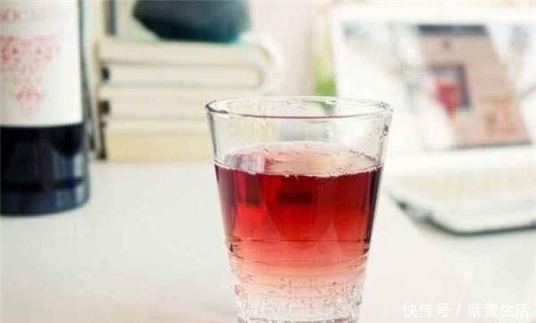 雪碧其实有5种口味,其中4种已经停产成为历史,最后一种最经典