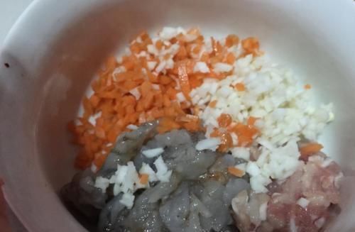 想吃|想吃水晶虾饺在家就能做,学会这样和面,保证晶莹剔透,爽滑清鲜