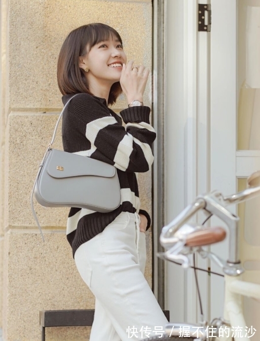 博主 “小白裤”该怎么穿?看完这些搭配就懂了,简约日常不挑人