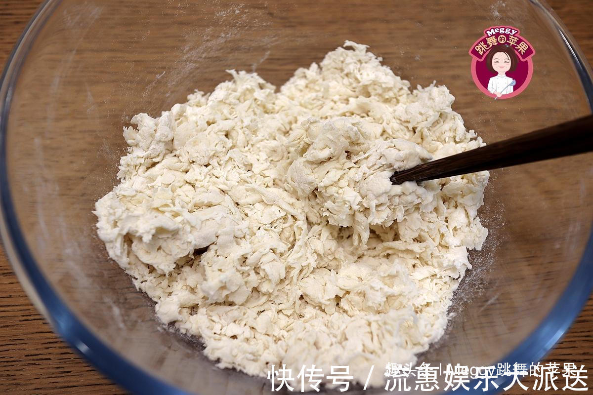 酵母|教你做个绣球花卷,又白又嫩又暄软,发面多加一料,面团高又白