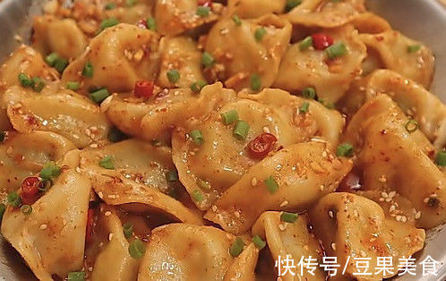上桌前不被看好的麻酱饺子，吃完却逆风翻盘