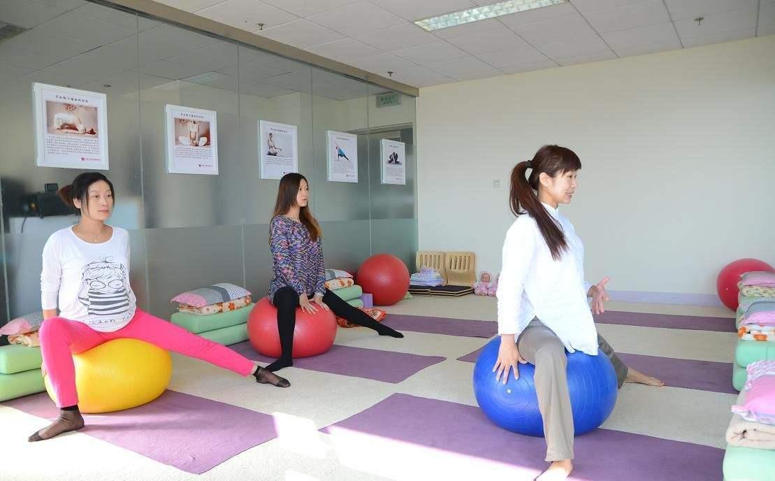 睡姿|脐带绕颈不可怕,怕的是孕妈这3个“坏习惯”,不及时纠正会加重