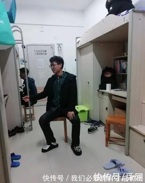 |搞笑p图妹子这膝盖是怎么受伤的,还想要p掉!