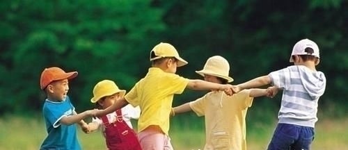 二人世界|长大后出人头地的孩子,12岁前有这些特征,占一个父母就偷着乐吧