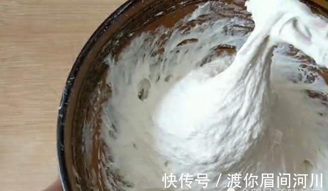 鸡蛋|4个鸡蛋，1碗面粉，不揉面，不擀面，简单做出超好吃的鸡蛋饼
