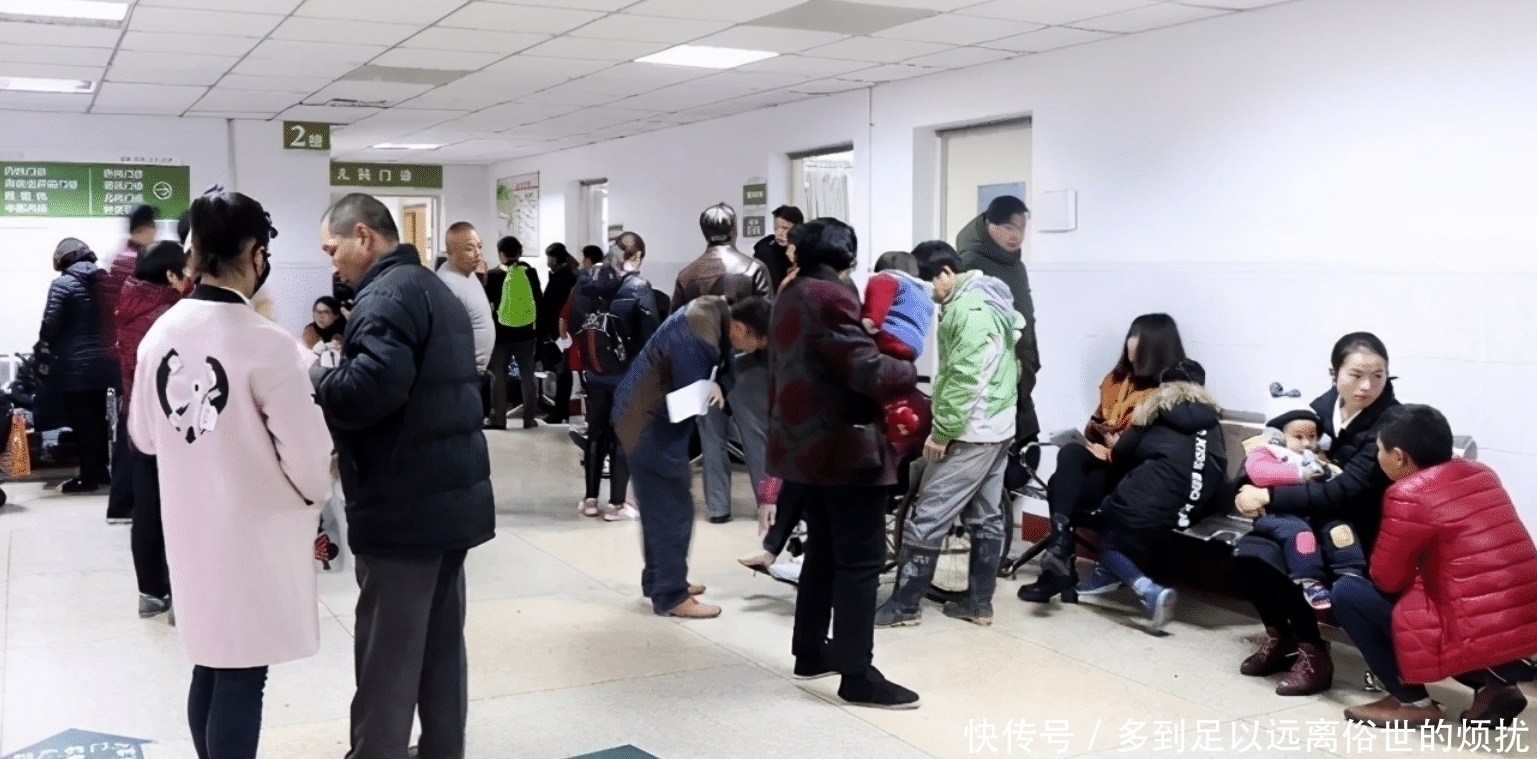 发烧|儿子高烧医院排队800多号,宝妈大闹医院,医生:自“作”自受