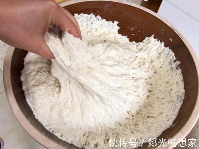 蒸馒头时，只加酵母是大错特错，加“它”馒头又香又暄软还好吃