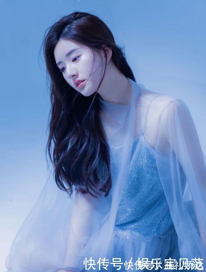 淡颜系|双眼皮、一字眉已经过时了,现在的美女标准是这样……