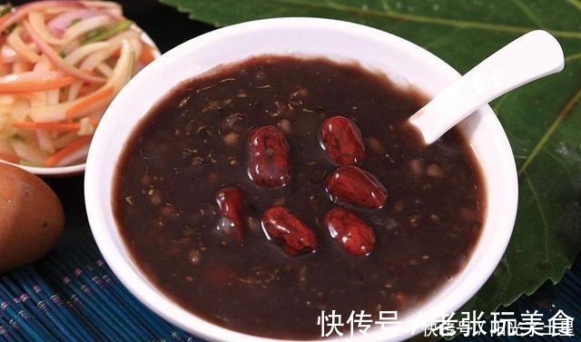 黑芝麻|入冬后,用它来代替豆浆牛奶,补气又养血,面如桃花不用涂胭脂!