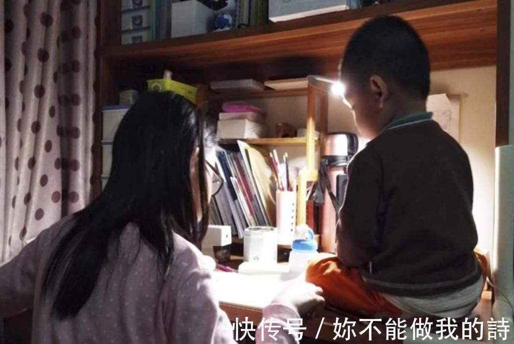 姐姐|啥叫“一物降一物”?在老人面前耍赖皮的妹妹,看到姐姐立马怂了