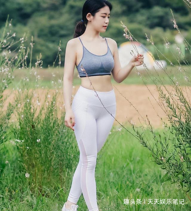 腿型 打底裤突显不凡的穿衣品位,尽显随性街头风