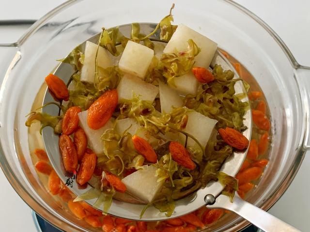 枸杞|入秋了,多给家人做这饮品,清甜去燥,好喝又简单,大人小孩都爱