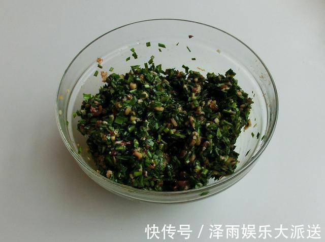 饺子皮|包韭菜馅饺子,直接拌是大错特错,很多人搞错,饺子不鲜也不香