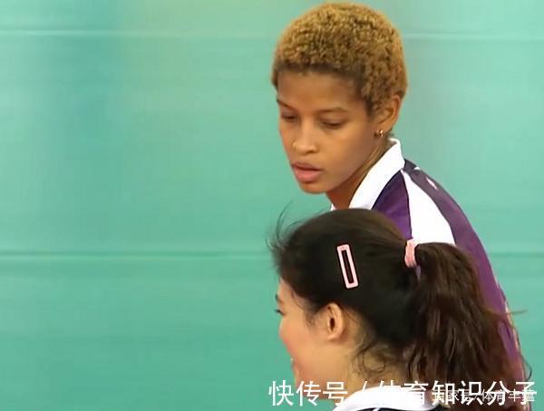 中国女排|连胜12局!卫冕冠军轻松横扫竞争对手,中国女排何去何从