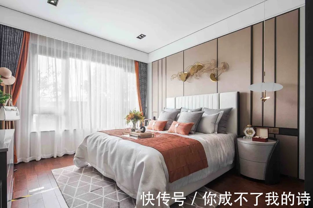 针线活|122㎡现代时尚，心灵手巧的女主，在家布置工作台，做起针线活