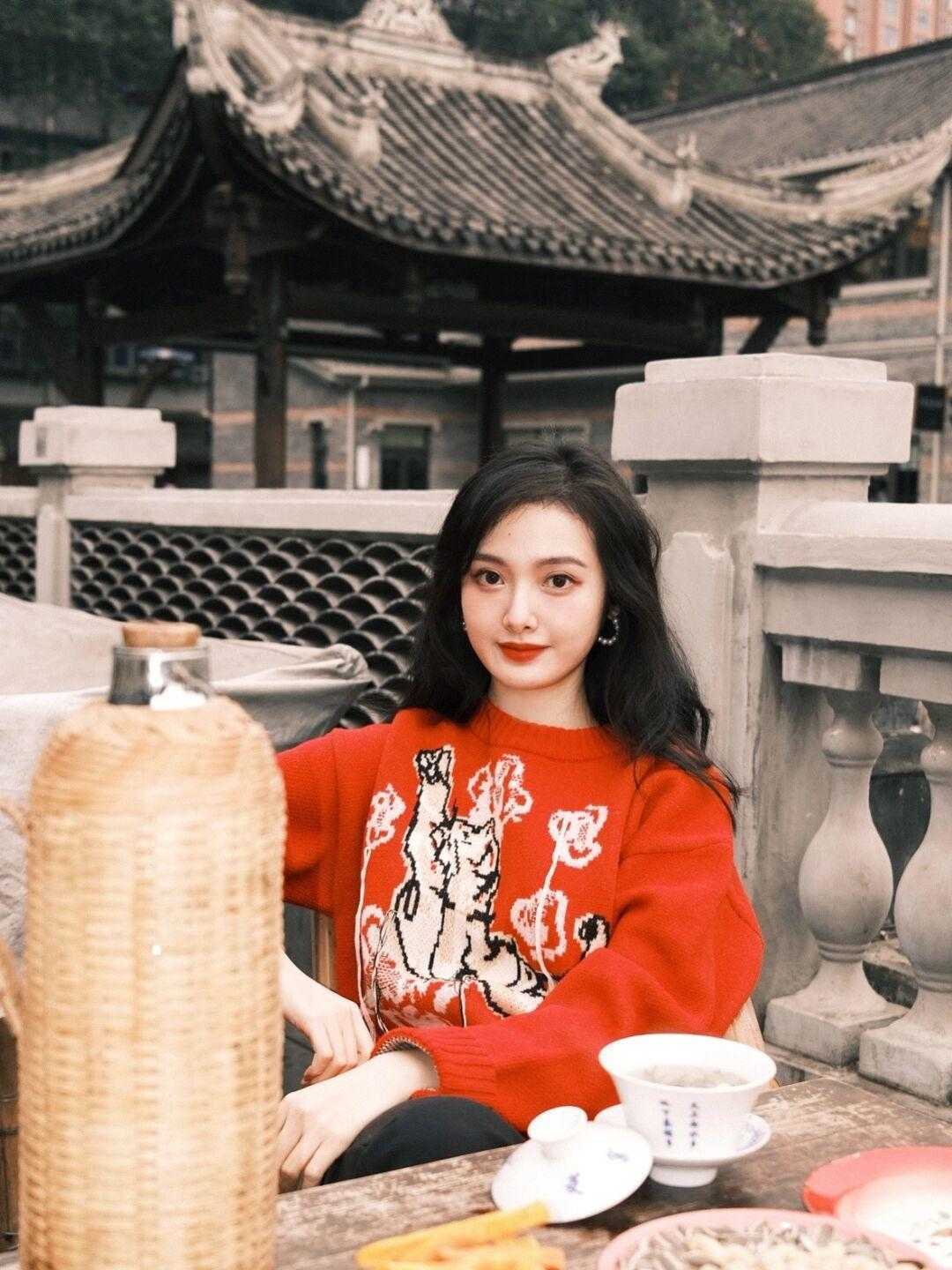 小老虎|冬天穿衣一定要有氛围感!选择这几款“小老虎”单品,可爱又减龄