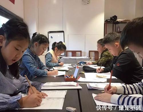 手写|9岁男孩手写“印刷体”,老师都不忍心打叉,网友狂赞:小王羲之