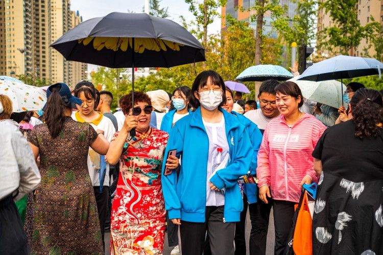 高考|高考首日结束，济宁考生满目神清气爽、怡然自得