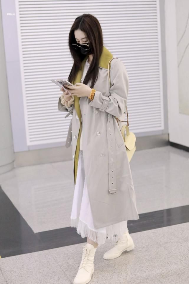 今年早春，要这么穿风衣！