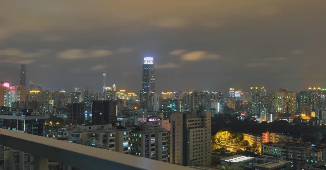 观景|封阳台有什么优缺点？要不要封阳台？装修时，需要考虑几种情况